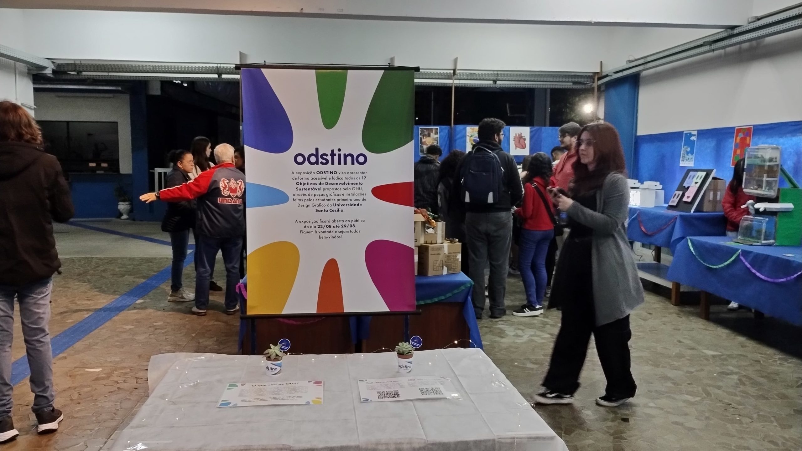 Unisanta realiza exposição ‘ODStino’ com representações artísticas dos Objetivos de Desenvolvimento Sustentável